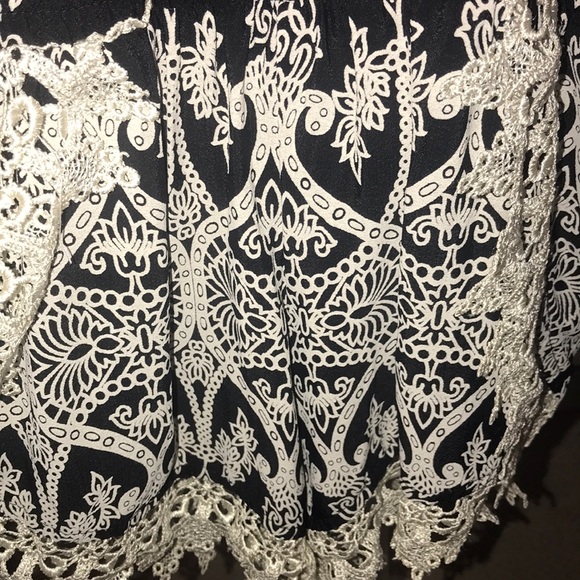 Lucy love romper - Picture 3 of 3